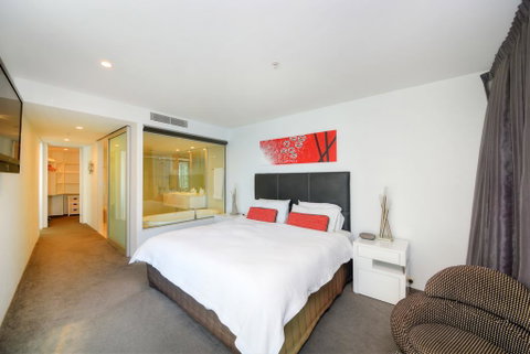 3 Bedroom Ocean View Private Apartment In Surfers Paradise - Accommodation 4U 1