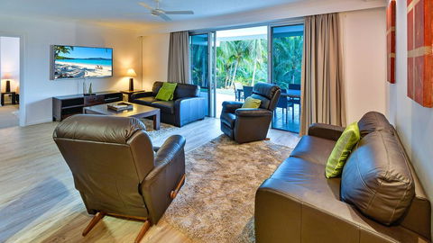 3 Bedroom Poinciana Lodge - Accommodation 4U 3