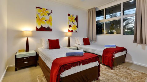 3 Bedroom Poinciana Lodge - Accommodation 4U 2