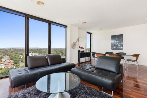 3-Bed Apartment With Parking Near Parks And Dining - Accommodation 4U 1
