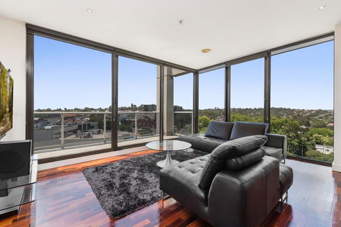 3-Bed Apartment With Parking Near Parks And Dining - Accommodation 4U 2