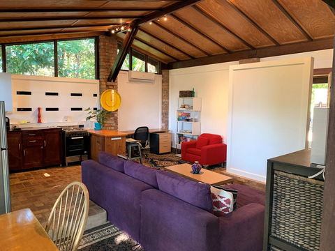 305 Montville - The Artist's Cottage - Accommodation 4U 1