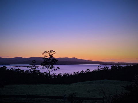 32 Zachary Drive Farm Stay Iconic Water Views - Accommodation 4U 0
