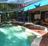 43 Double Island Drive - Two level holiday home with swimming pool. Located close to beach and CBD - Accommodation 4U