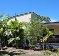 44 Cypress Avenue - Holiday home in a quiet location close to patrolled beach and CBD - Accommodation 4U