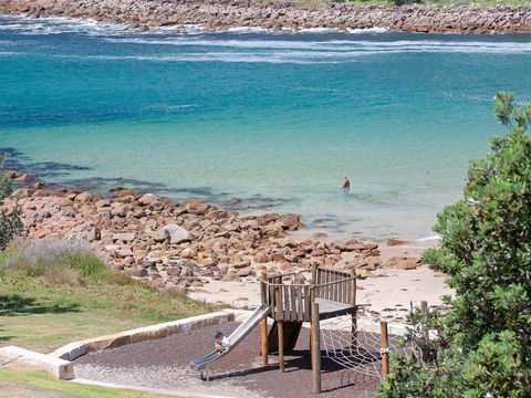 5 'The Outlook', 4 Ocean Parade - Overlooking Boat Harbour Beach And Ducted Air Conditioning - Accommodation 4U 3