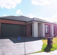 5 Bed 2 Bath big house - Accommodation 4U