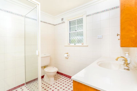 5 Bomburra Court - Rainbow Beach, Ticks All The Boxes, Pool, Shed, Fenced Yard, Pet Friendly - Accommodation 4U 1