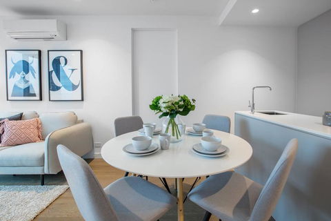 51, ModernGallery@3Bd2Bth Lv73, Free Tram, Mel CBD - Accommodation 4U 2