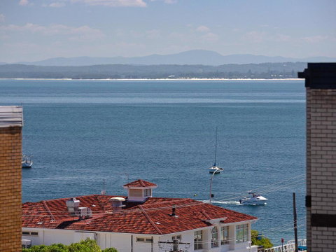 6 'Bahia', 47 Ronald Avenue - Fantastic Location With Filtered Water Views - Accommodation 4U 2
