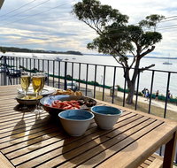 6 'SHOAL TOWERS' 11 SHOAL BAY RD - STUNNING WATER VIEWS  PERFECT LOCATION - Accommodation 4U