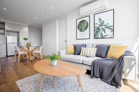 61, Boutique One-bedroom, Boxhill Central, Mall - Accommodation 4U 0