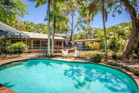8 Satinwood Drive - Rainbow Shores, Architecturally Designed, Pool, Walk To Beach - Accommodation 4U 0