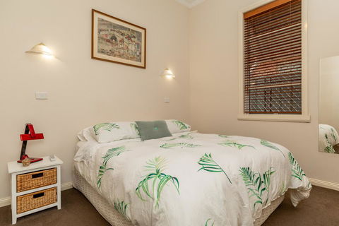 94Best Apartments - Accommodation 4U 1