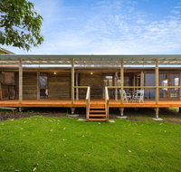 98 Ocean Parade - Rustic Log Cabin - Accommodation 4U