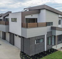 A brand new private townhouse - Accommodation 4U