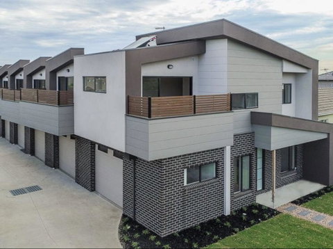 A Brand New Private Townhouse - Accommodation 4U 0