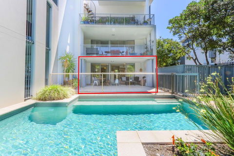 A Deluxe Swim Up - Drift Apartments South - Accommodation 4U 0