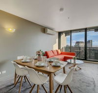 A Modern 2BR CBD Apt City Views FREE Parking - Accommodation 4U