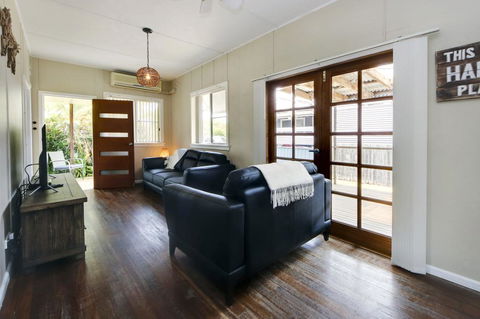 A Reel Teal - Accommodation 4U 3