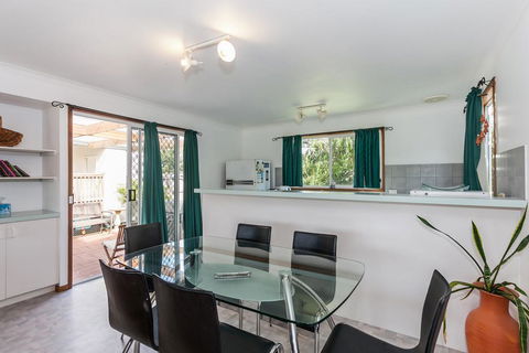 A River Bed Cottage - Accommodation 4U 2