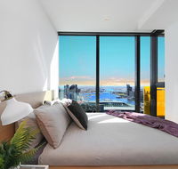 A Stylish CBD Apartment with A Stunning View - Accommodation 4U