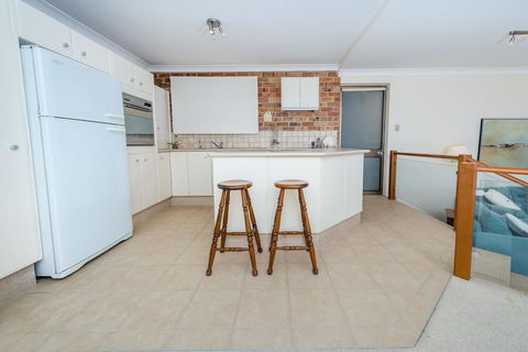 A Yachtsmans Rest, Unit 4/37 Victoria Parade - Accommodation 4U 2