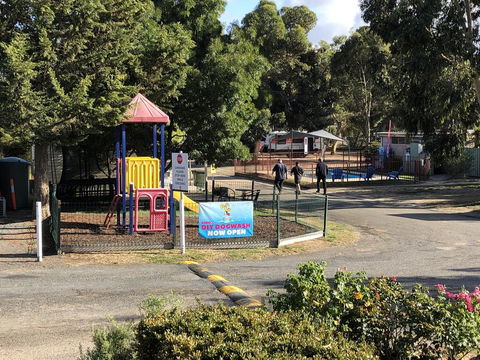 Acacia Caravan Park & Holiday Units - Accommodation 4U 1