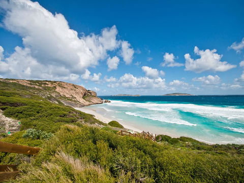Acclaim Pine Grove Holiday Park - Accommodation 4U 1