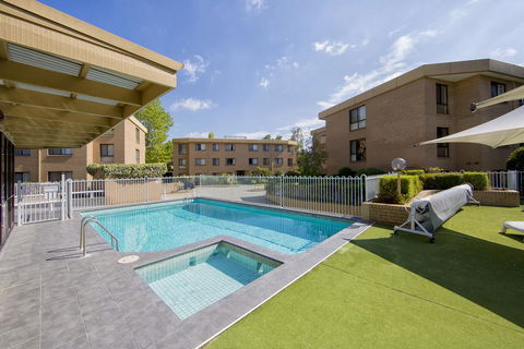 Accommodate Canberra - Kingston Court - Accommodation 4U 1