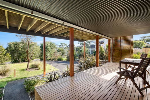 Acqua Vista - Water View, Fireplace, Walk To Beach - Accommodation 4U 3