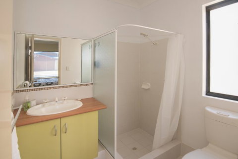 Acrosstheway - Accommodation 4U 3
