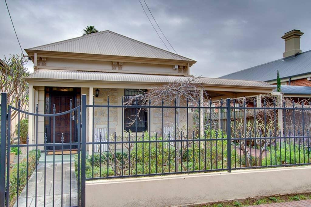 St Peters SA Accommodation 4U