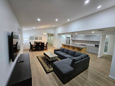 E 4 Room Retreat Family Friendly - Accommodation 4U 0