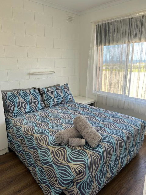 Edithburgh Foreshore Apartments - Accommodation 4U 3