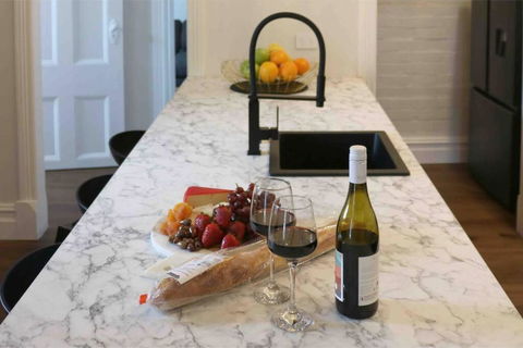 EDW19 - Stylish 2-Bed, 2-Bath Townhose In Drummoyne - Accommodation 4U 1