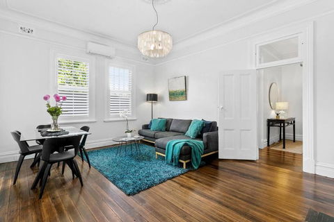 EDW19 - Stylish 2-Bed, 2-Bath Townhose In Drummoyne - Accommodation 4U 3