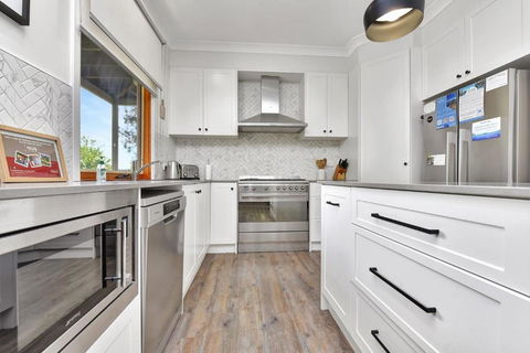 Elderslie House - Accommodation 4U 2