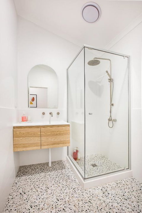 EM Apartments - Accommodation 4U 2