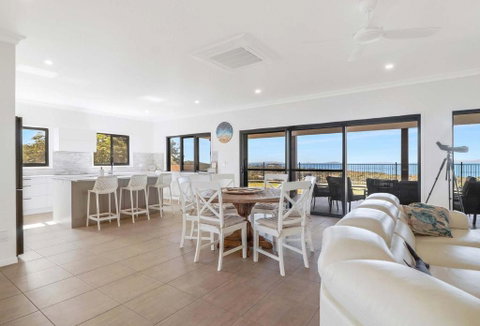 ESCAPE WITH A VIEW - Accommodation 4U 0