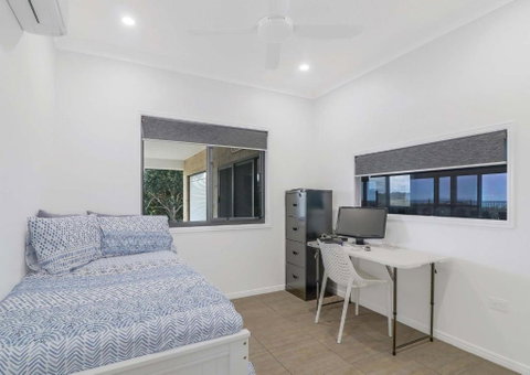 ESCAPE WITH A VIEW - Accommodation 4U 1