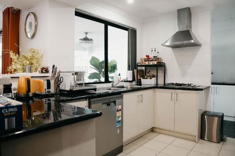 Equitice Autumn Moonlight Villa - Accommodation 4U 1