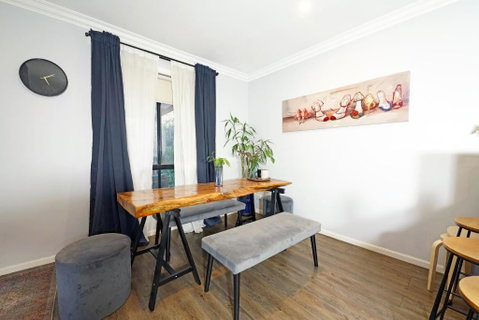 Fawkner Modern 3BR House Netflix WiFi Parking - Accommodation 4U 3
