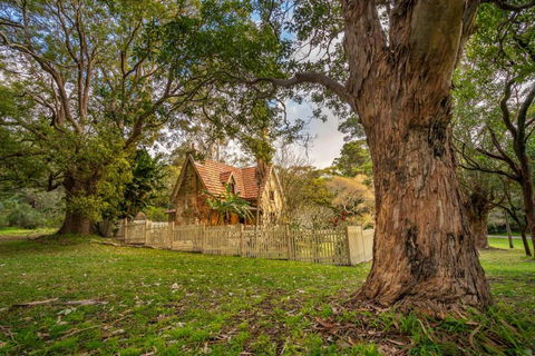 Gardeners Cottage - Accommodation 4U 4