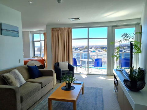 Glam Apartment 21 - Accommodation 4U 2