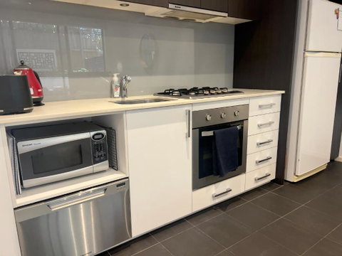 Glen Iris Gem - Modern Apartment With Car Park - Accommodation 4U 4