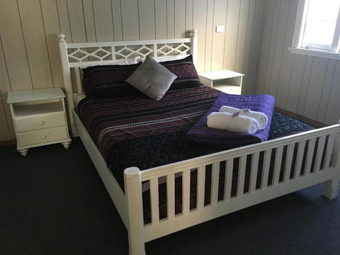 Goondihill Hotel - Accommodation 4U 4