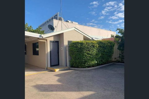 Fully Furnished Modern Unit In Centre Of City - Accommodation 4U 0