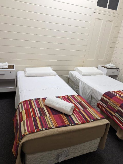 GRAND CENTRAL HOTEL PROSERPINE - Accommodation 4U 4
