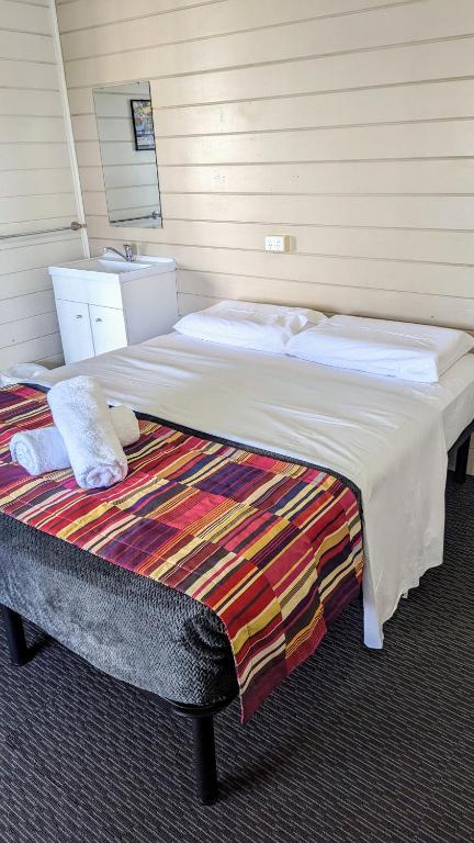 GRAND CENTRAL HOTEL PROSERPINE - Accommodation 4U 0